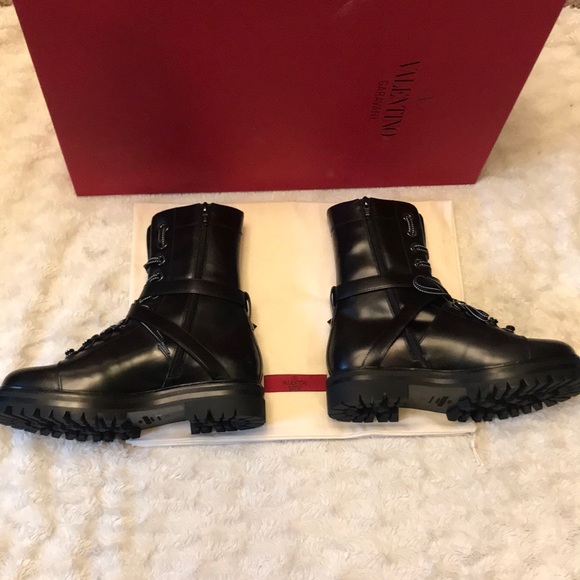 AUTHENTIC BNIB Valentino Rockstud Combat Boots 38 - Picture 3 of 7